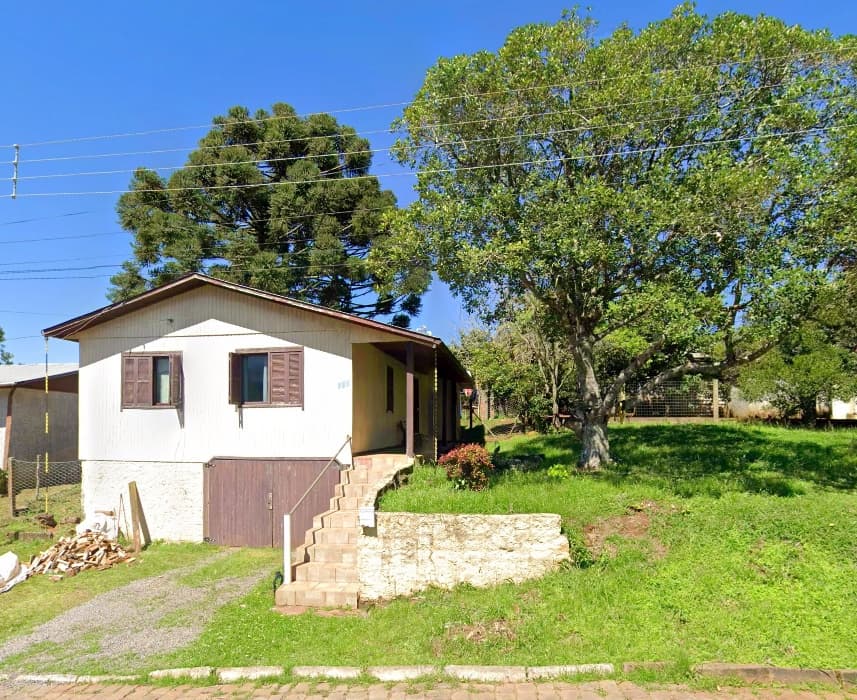 QUOTAS PARTES DE TERRENO COM CASA EM ESMERALDA